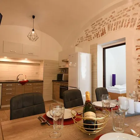 Apartament Karina *